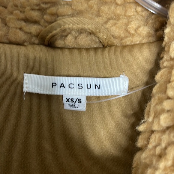 Pacsun camel fuzzy faux fur teddy comfy fall zip up‎ oversized jacket size XS/S - Picture 4 of 16